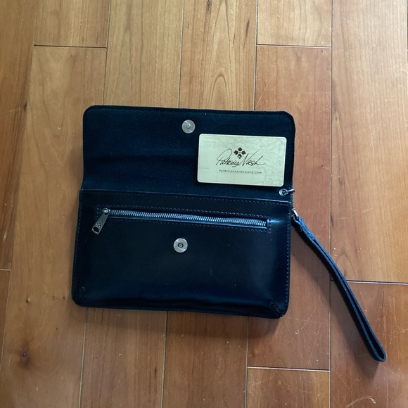 NEW Patricia Nash Black Leather Wristlet Clutch 8 X 5 With RFID - Picture 6 of 6
